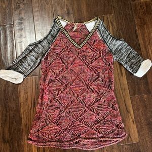 Cold shoulder knit top